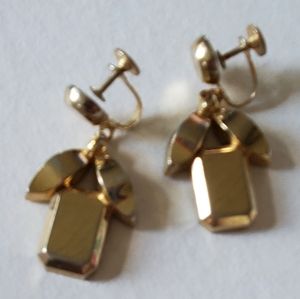VINTAGE CORO GOLD TONE SCREW BACK EARRINGS